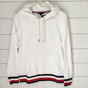 NWT! Tommy Hilfiger embossed logo hoodie✨small